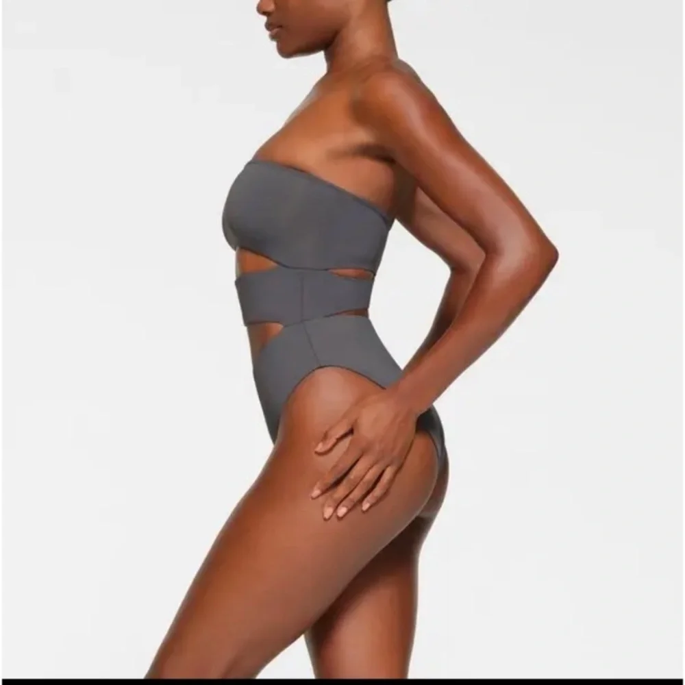 Skims Cut Out strapless monokini swimsuit size 4X Gunmetal NEW